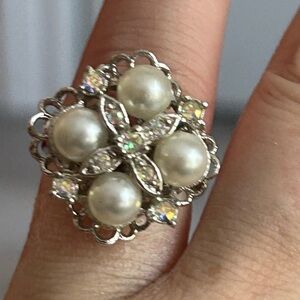 SARAH COVENTRY vintage Elegant Silver and Pearl Ring size 5 1/2 💜